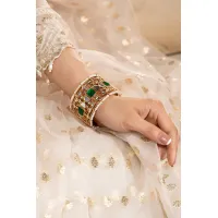 Beautiful Gold Plated Handmade Kundan Bangle Studded Emerald stones along with White Pearls 